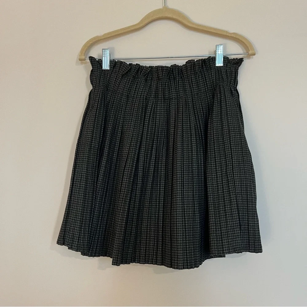 Zara Charcoal and Black Pleated Mini Skirt